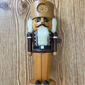 Erzebirger nutcracker